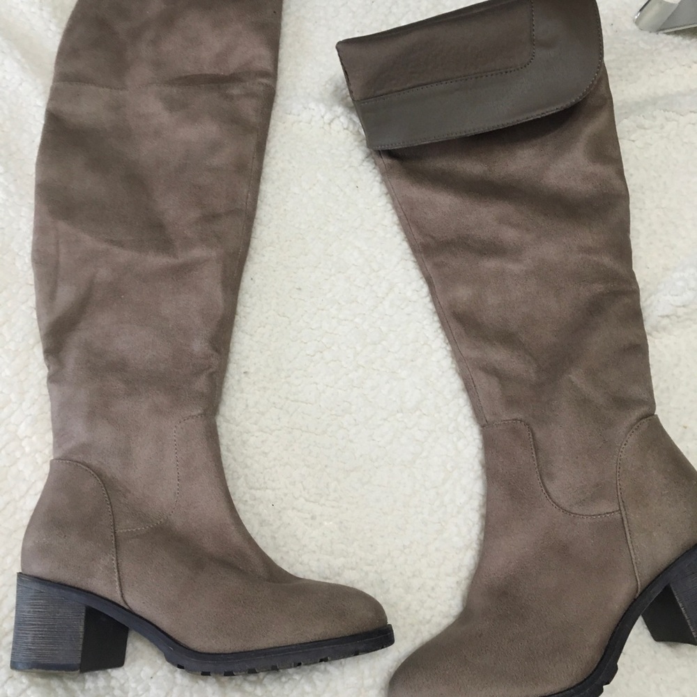 NEW. Women’s tall boot. Size 8. NEVER WORN